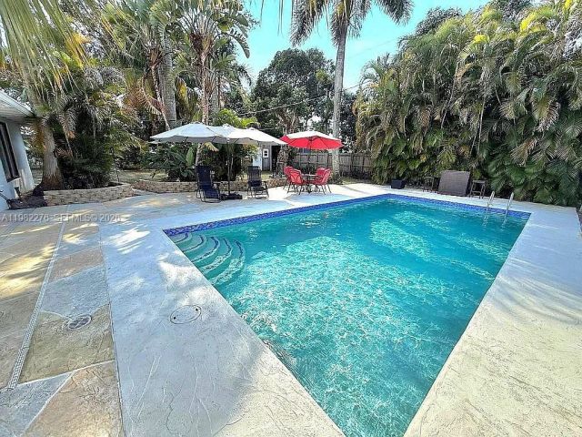 Home for sale at 521 E Evanston Cir - photo 7481610