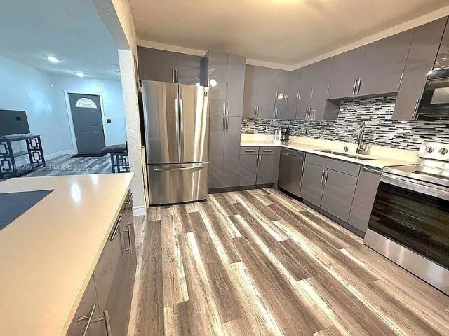 Home for sale at 521 E Evanston Cir - photo 7481612