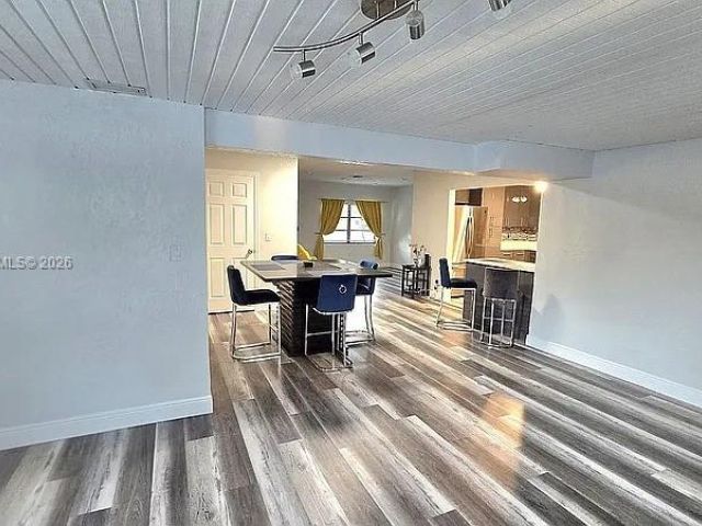 Home for sale at 521 E Evanston Cir - photo 7481616