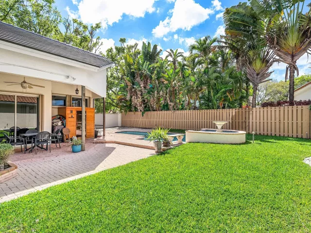 3-bedroom home for sale in Boca Raton - 6601 NW 26th Way - MondialRealty