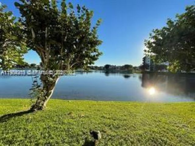 2-bedroom home for rent in Miami - 10060 NW 9th St Cir 4 - MondialRealty