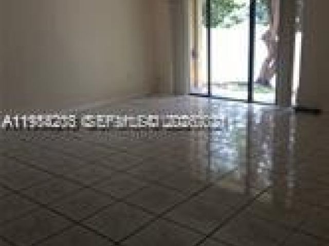2-bedroom home for rent in Miami - 10060 NW 9th St Cir 4 - MondialRealty