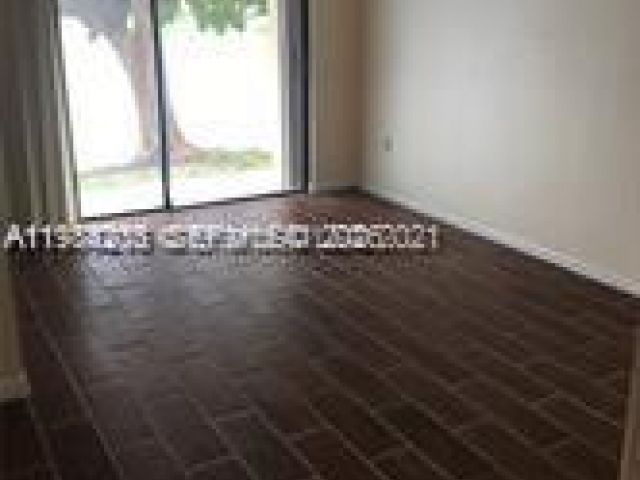 2-bedroom home for rent in Miami - 10060 NW 9th St Cir 4 - MondialRealty