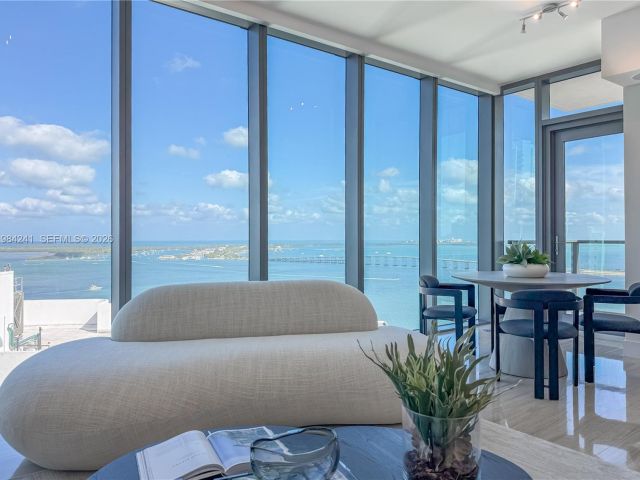 Apartment for sale  Unit #2703 - photo 7527344