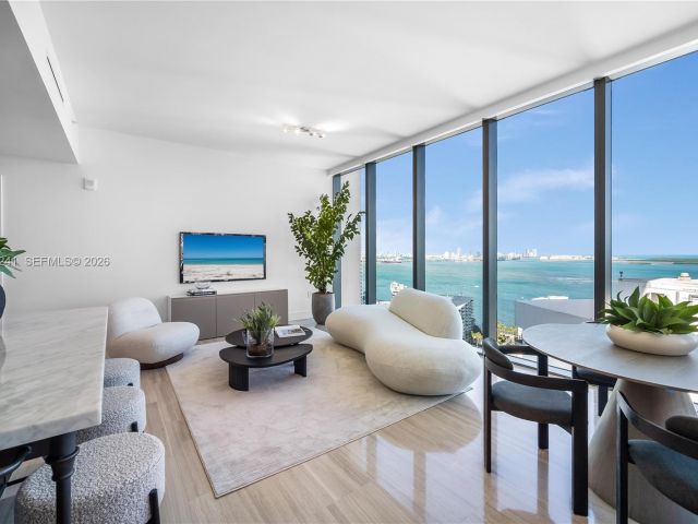 Apartment for sale  Unit #2703 - photo 7527345