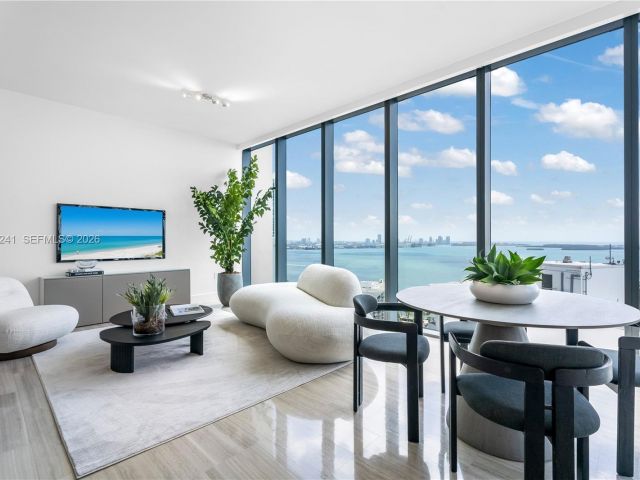 Apartment for sale  Unit #2703 - photo 7527346