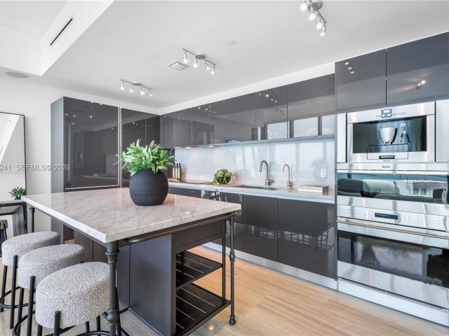 Apartment for sale  Unit #2703 - photo 7527350