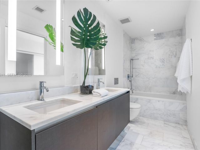 Apartment for sale  Unit #2703 - photo 7527356