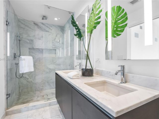 Apartment for sale  Unit #2703 - photo 7527357