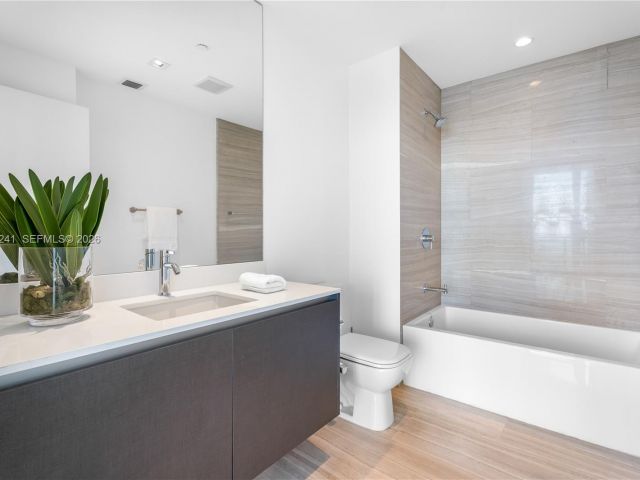 Apartment for sale  Unit #2703 - photo 7527360