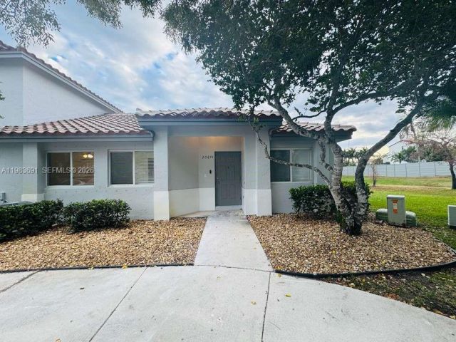 3-bedroom home for rent in Pembroke Pines - 20874 NW 2nd St - MondialRealty