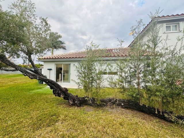 3-bedroom home for rent in Pembroke Pines - 20874 NW 2nd St - MondialRealty