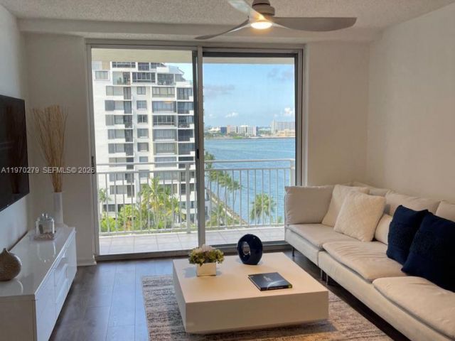 Apartment for rent  Unit #1013 - photo 7478946