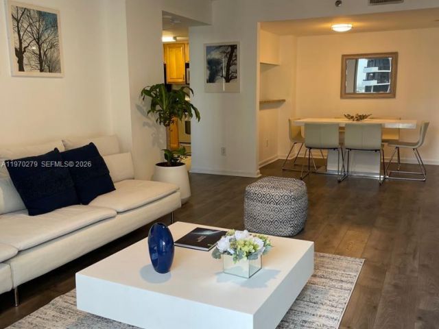 Apartment for rent  Unit #1013 - photo 7478950