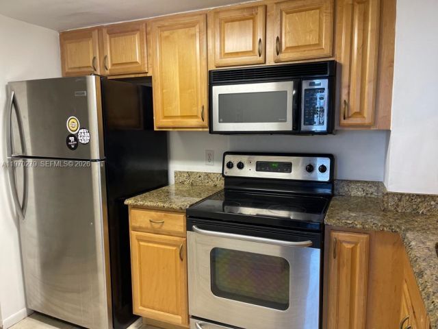 Apartment for rent  Unit #1013 - photo 7478956