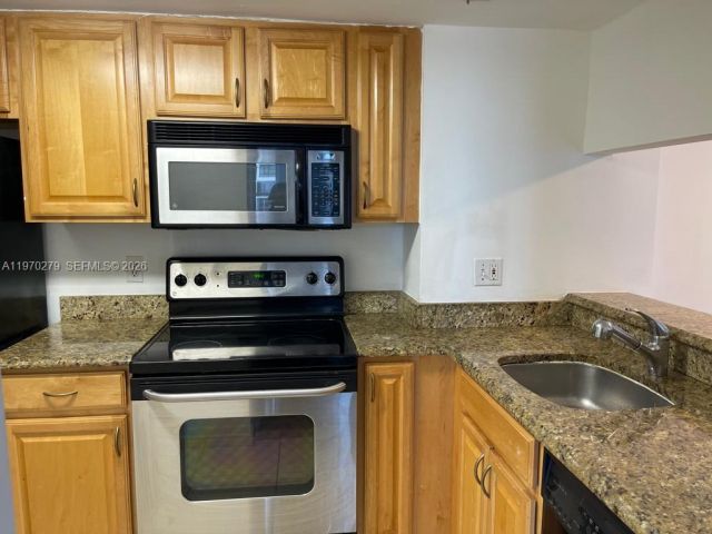 Apartment for rent  Unit #1013 - photo 7478957