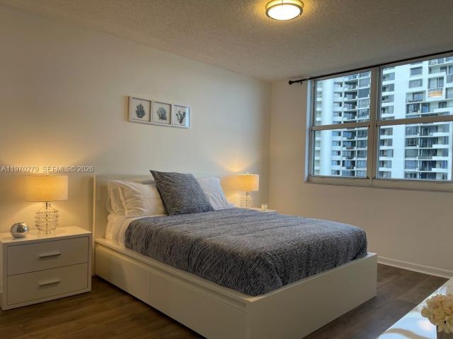 Apartment for rent  Unit #1013 - photo 7478959