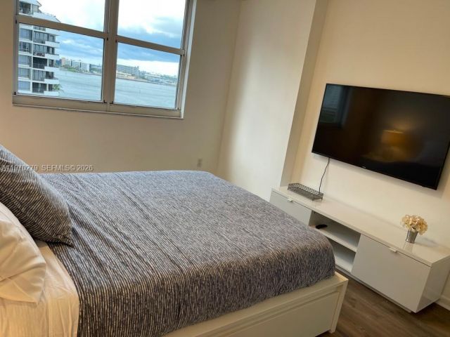 Apartment for rent  Unit #1013 - photo 7478962