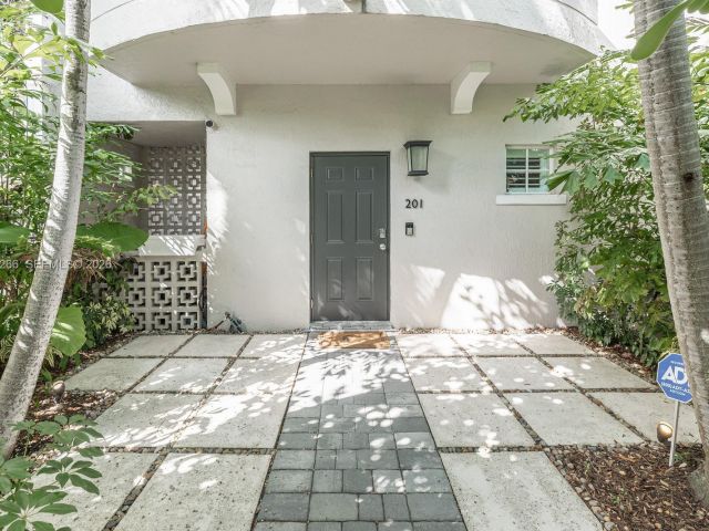 Home for sale at 261 Navarre Ave B-1 - photo 7470559