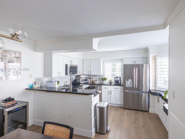 Home for sale at 261 Navarre Ave B-1 - photo 7470564