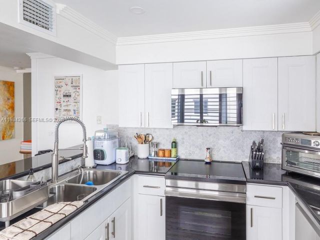 Home for sale at 261 Navarre Ave B-1 - photo 7470567