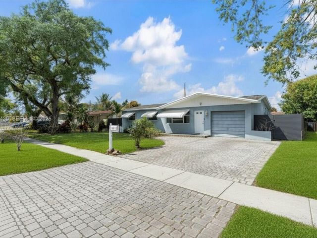 3-bedroom home for rent in Hollywood - 710 N 65th Ter - MondialRealty