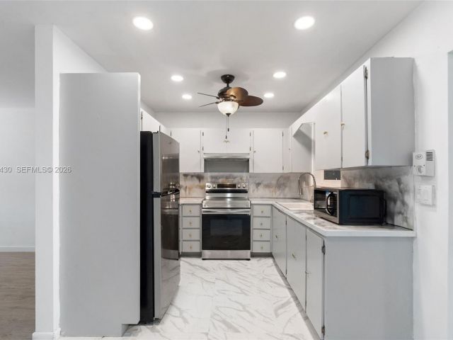 3-bedroom home for rent in Hollywood - 710 N 65th Ter - MondialRealty