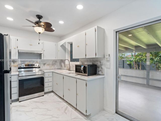 3-bedroom home for rent in Hollywood - 710 N 65th Ter - MondialRealty
