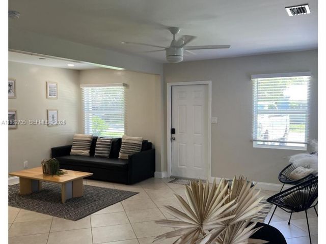 Home for rent at 2415 Grant St - photo 7472398