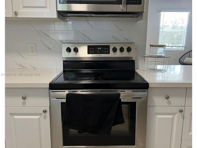 Home for rent at 2415 Grant St - photo 7472402