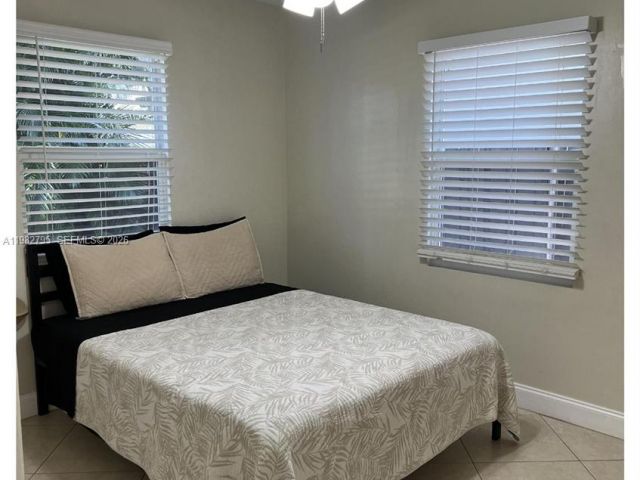 Home for rent at 2415 Grant St - photo 7472404