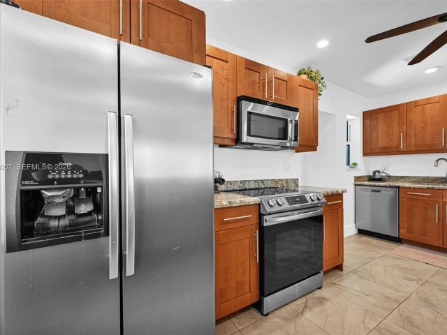 Home for sale at 1328 N Andrews Ave - photo 7481804