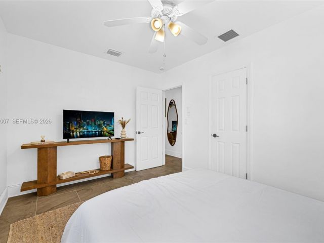 Home for sale at 1328 N Andrews Ave - photo 7481811