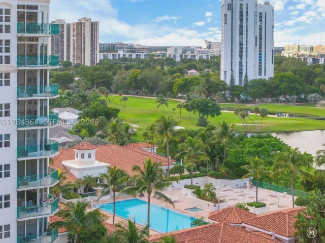 2-bedroom condo for sale in Aventura - 20000 E Country Club Dr 1109 - MondialRealty