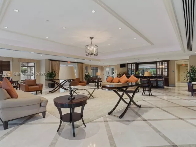 2-bedroom condo for sale in Aventura - 20000 E Country Club Dr 1109 - MondialRealty