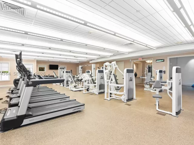 2-bedroom condo for sale in Aventura - 20000 E Country Club Dr 1109 - MondialRealty