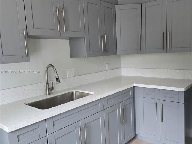 Home for rent at 280 NW 31st Ave 0 - photo 7481736