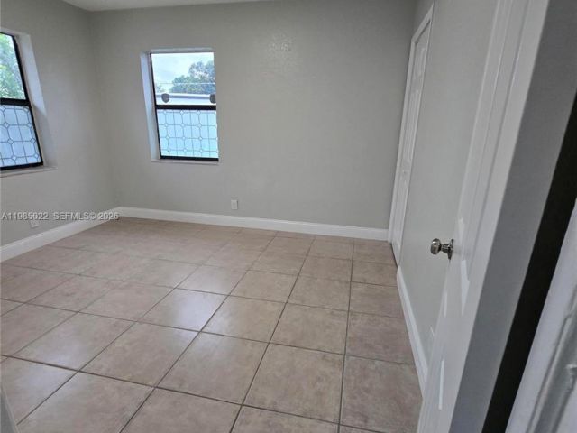 Home for rent at 280 NW 31st Ave 0 - photo 7481738