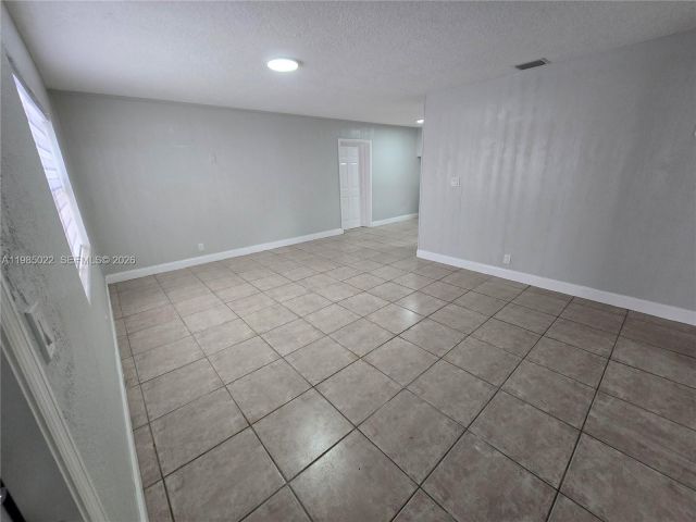 Home for rent at 280 NW 31st Ave 0 - photo 7481746