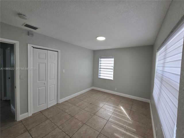 Home for rent at 280 NW 31st Ave 0 - photo 7481747