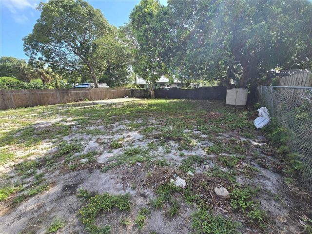 Home for rent at 280 NW 31st Ave 0 - photo 7481752