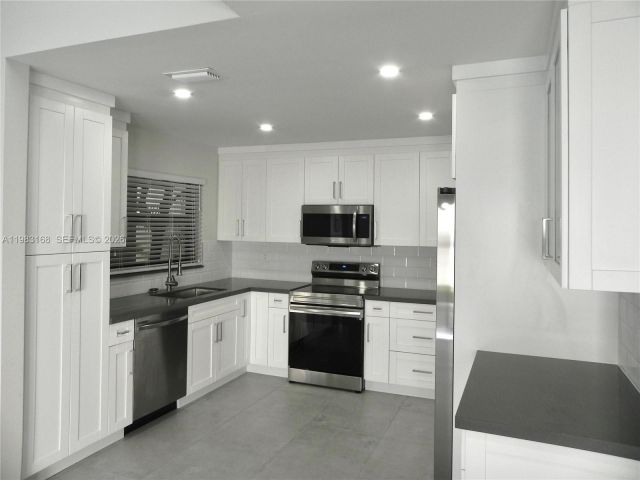 Home for rent at 13178 SW 91st Pl 13178 - photo 7465904