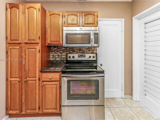 Home for rent at 1015 Cortez St - photo 7470473