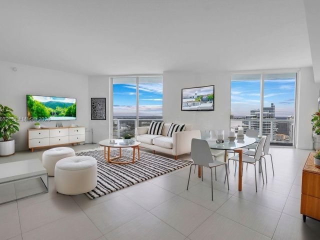 Apartment for sale  Unit #PH 5006 - photo 7495156