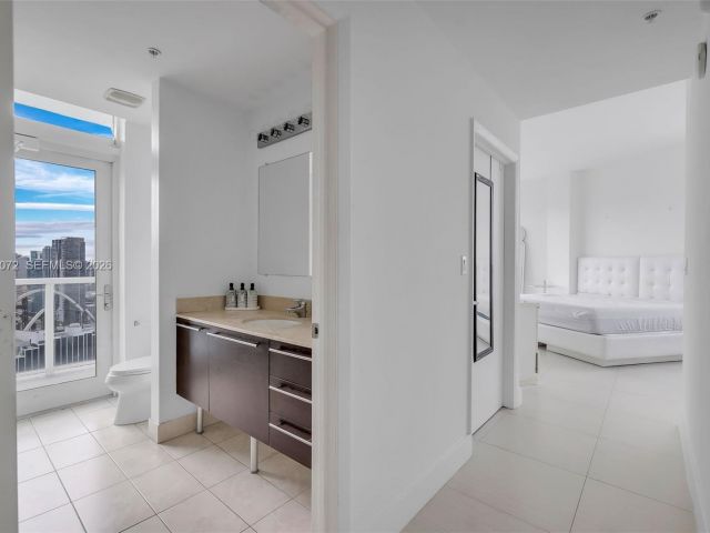 Apartment for sale  Unit #PH 5006 - photo 7495157