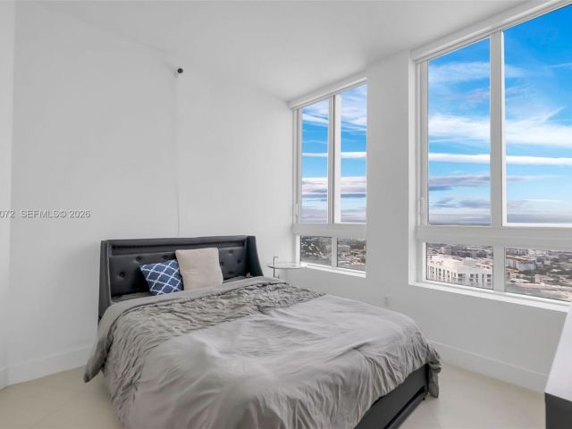 Apartment for sale  Unit #PH 5006 - photo 7495164