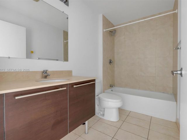 Apartment for sale  Unit #PH 5006 - photo 7495166