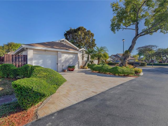 Home for sale at 5321 SW 153rd Pl S - photo 7465924