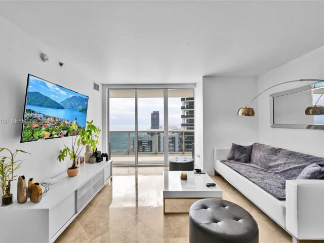 Apartment for sale  Unit #3104 - photo 7521050