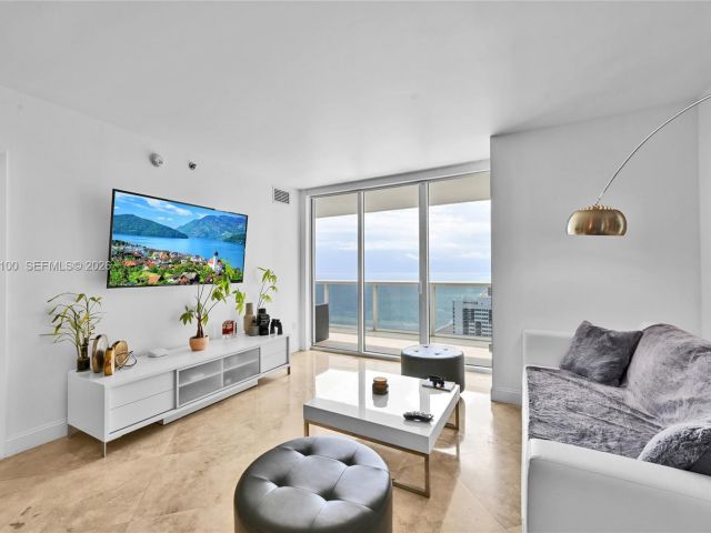 Apartment for sale  Unit #3104 - photo 7521051